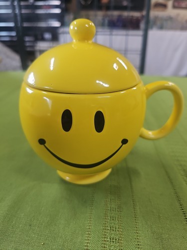 Teleflora yellow happy face - yellow,