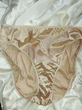 VTG SATIN STRETCH SECOND SKINS HANES SHINY NYLON SPANDEX PANTIES GOLD SZ 9 NEW