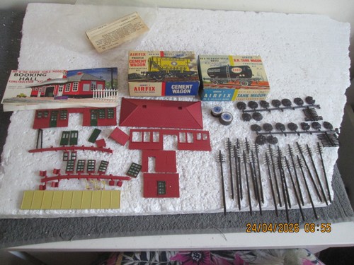 Airfix booking hall - airfix, +