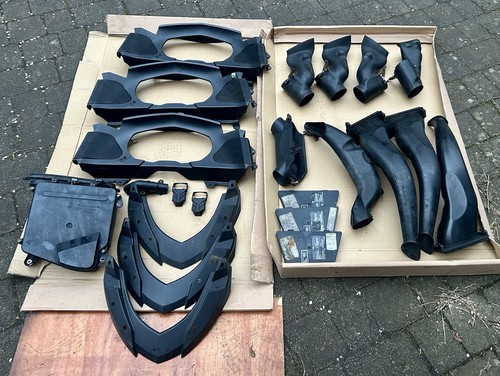 Assorted plastic parts - assorted,