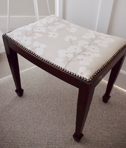 Piano bedroom stool - piano, /