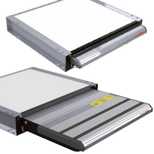 Electric single step - single, sliding