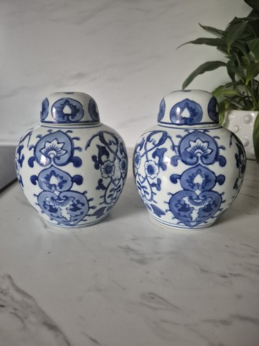 Pair vintage traditional - of,