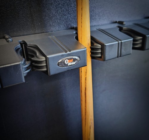 Safe grip cue - cue, rack