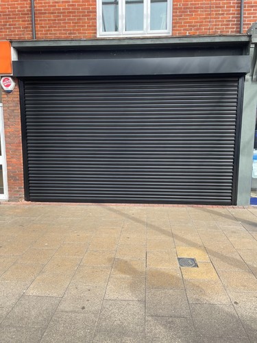 Security roller shutter - ,