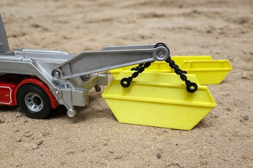 Model scale yellow skips - scale,