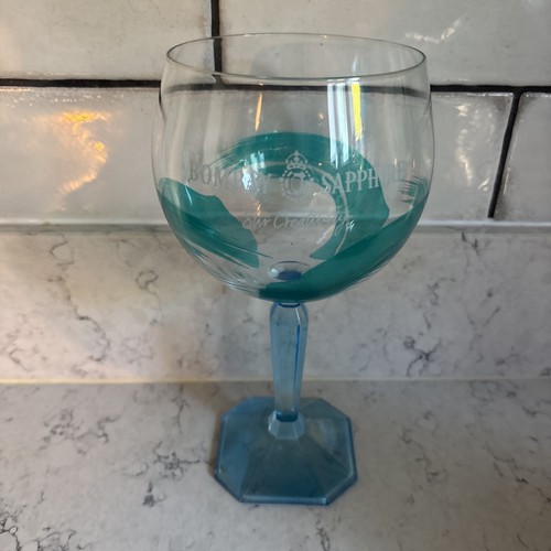 Bombay sapphire square base - square,