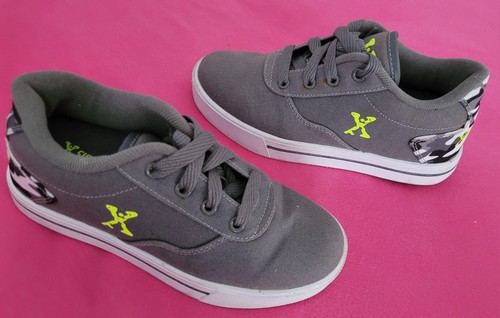 Sidewalk heelys - x,