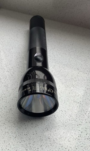 Maglite black torch - maglite,