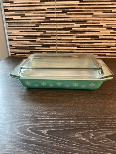 Pyrex turquoise snowflake - turquoise,