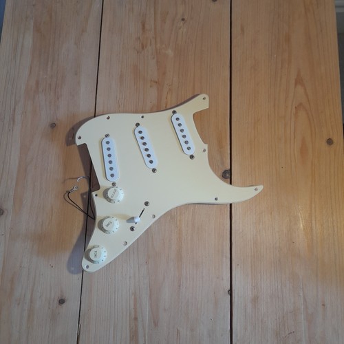 Aged stratocaster style loaded - aged,