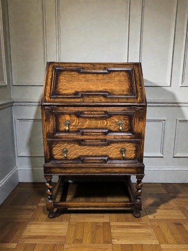Antique jacobean style - an,