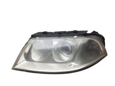 VOLKSWAGEN PASSAT Headlight