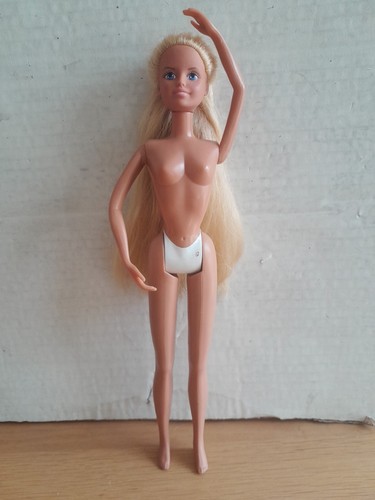 Nude vintage sindy doll - nude,