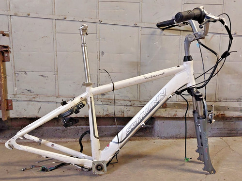 Schwinn tailwind hybrid - 18',
