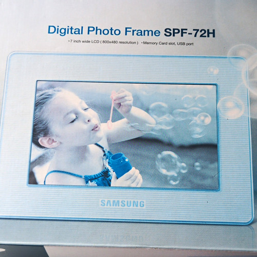 Samsung spf 72h 7in - samsung, lcd