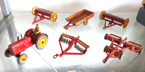 Dinky toys massey - massey, harris