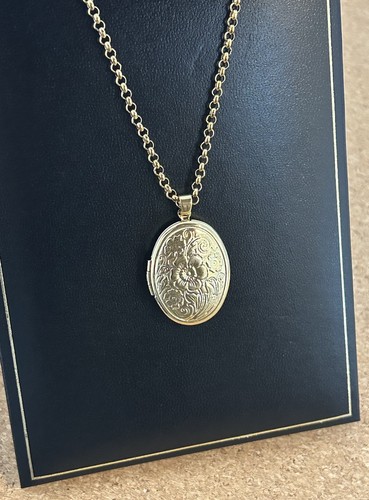 18ct gold vintage oval flower - 18ct,