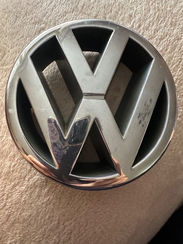 Front grill badge passat - vw, vw