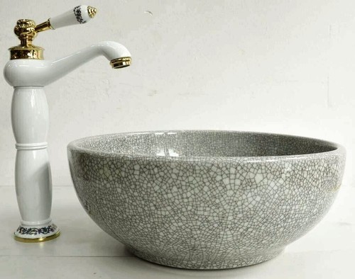 Crackle effect glaze - effect, bathroom