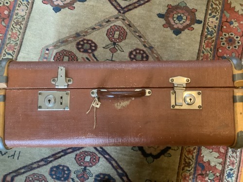 Vintage brown suitcase - brown, /