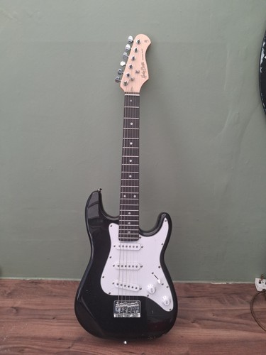 Harley benton electric guitar - benton,