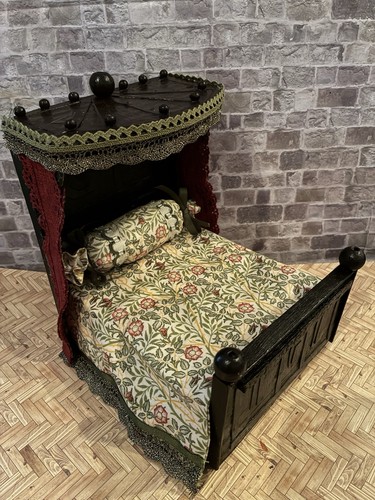 Dolls house scale - house,