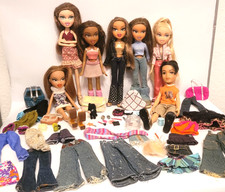 Huge Bratz Doll Bundle x7 dolls plus clothes and extra outfits & accessories #3