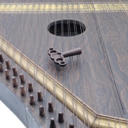 Antique fretless chord zither - chord,