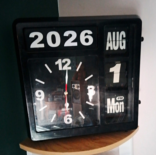 Black quartz flip clock 1980s - quartz,