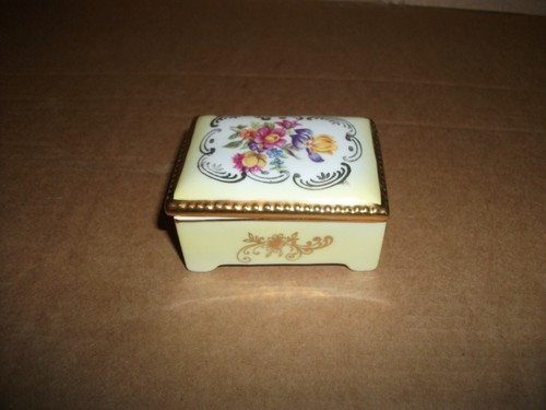 Small yellow floral - small, gold