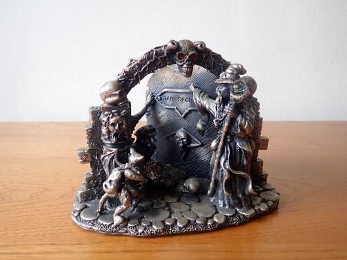 Myth magic crystal dark - &,