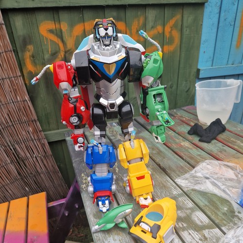 Voltron legendary defender - voltron,