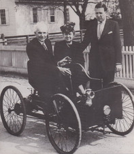 1946 Press Photo Henry Ford Drives His First Car 896 Quadricycle with Wife & Son