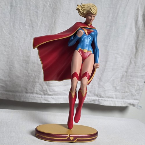 Supergirl statue dc - -,