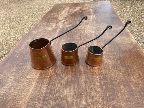 Set copper cider measuring - of,