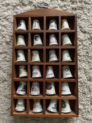 Thimble display case with - thimble, 24