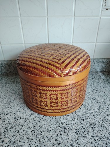 Vintage bamboo basket with lid - bamboo,