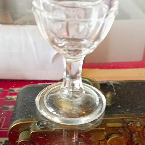 Clear glass stemmed eye bath - clear,