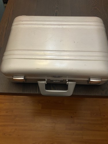 Zero halliburton elite silver - halliburton,