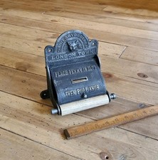 Rustic Toilet Roll holder Cast