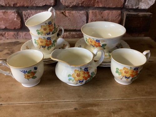 Grindley pottery cream petal - pottery,