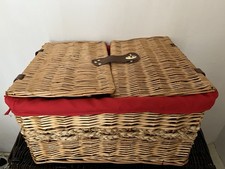 Vintage Wicker Basket Picnic