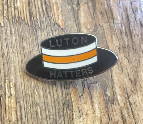 Luton town pin - town,