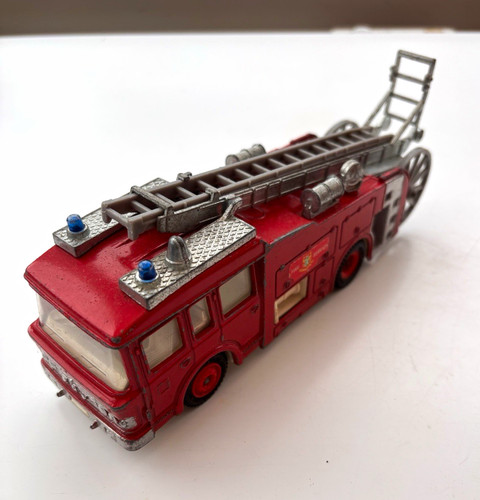 Dinky toys model fire engine - toys,