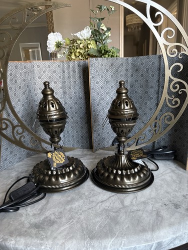 Istanbul crescent moon - moon, table