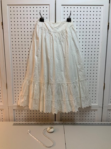 Women antique vintage - /,