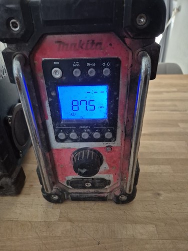 Makita lxt 18v jobsite fm - lxt, am/fm