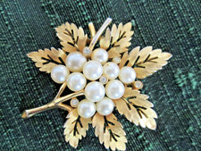 Vintage Crown Trifari Brooch