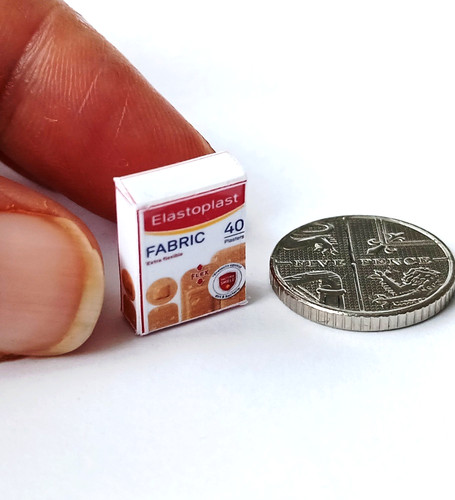Dolls house miniature - miniature, *